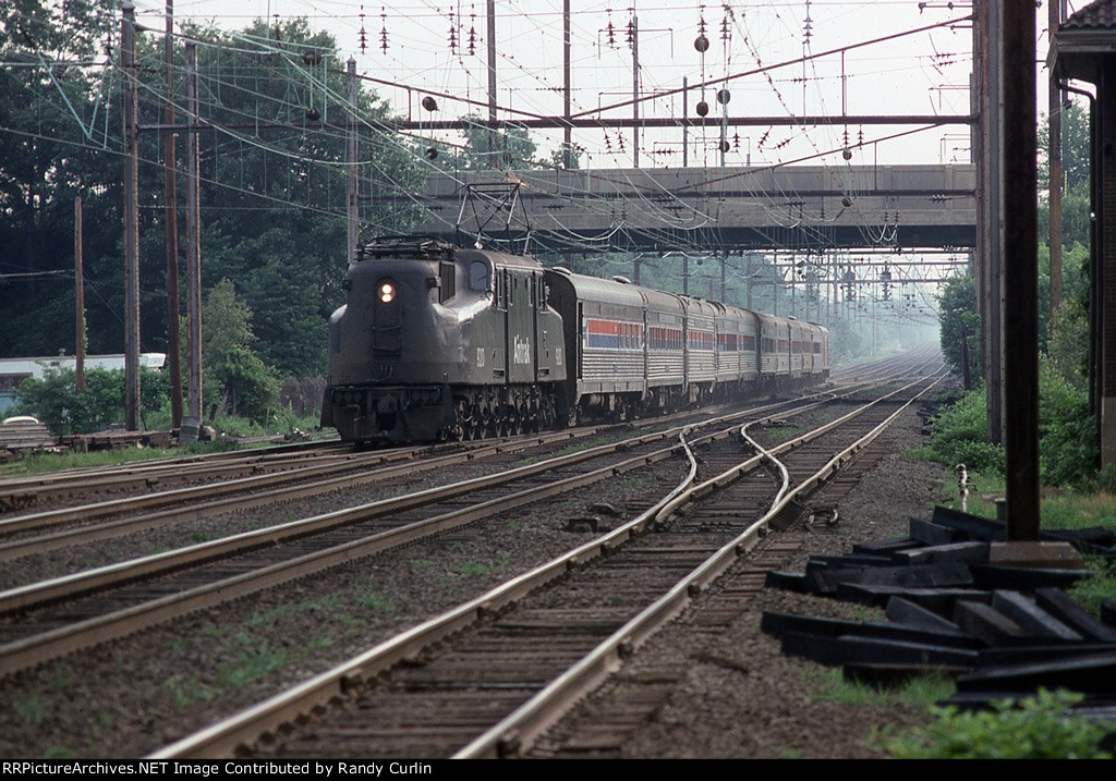 AMTK 920 passing Nassau Tower